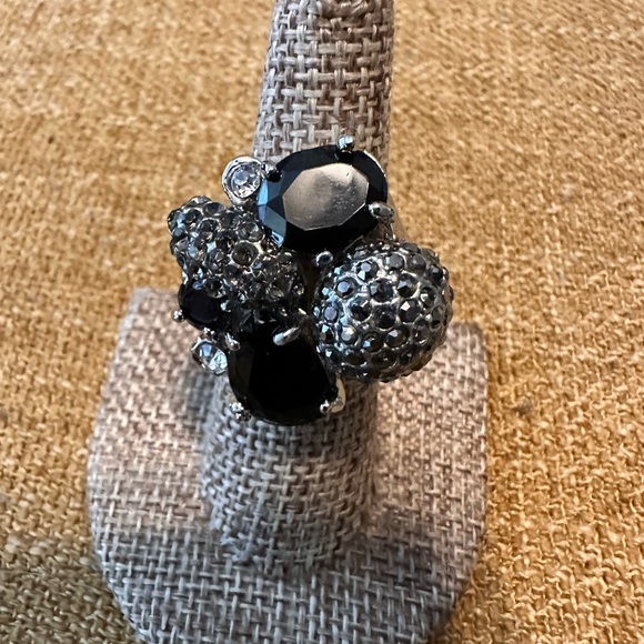 BEAUTIFUL FASHION CLUSTER RING - Picture 4 of 5